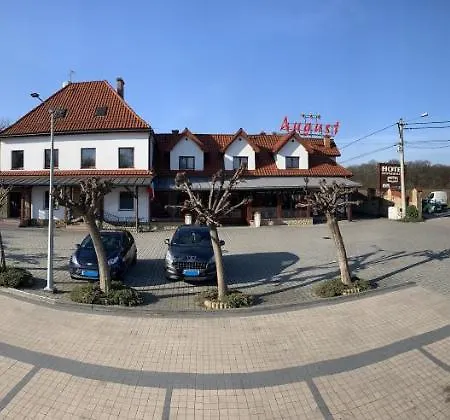 Hotel August-3